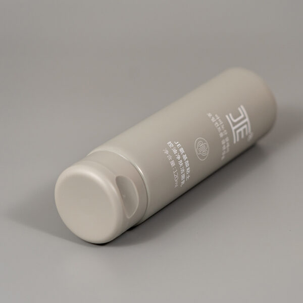 cosmetic tube for cleansing (3)